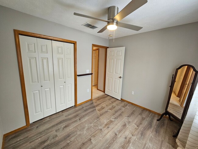 Building Photo - Beautiful Home in the Valley