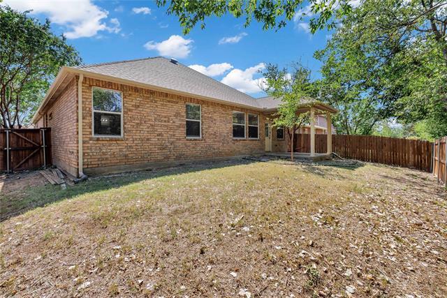 Building Photo - 2409 Spruce Ct