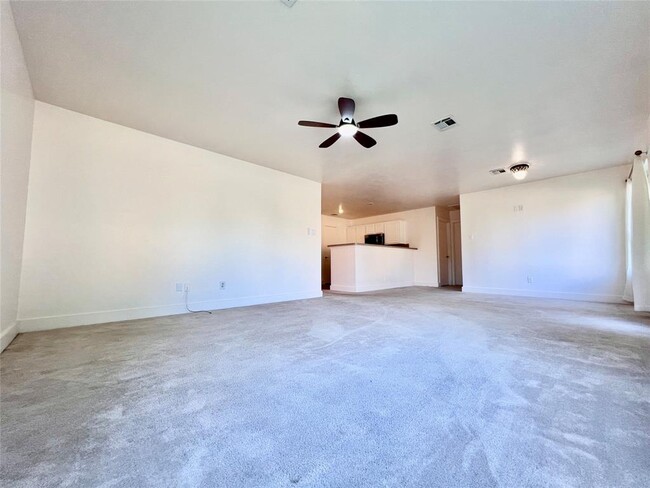 Building Photo - 5015 Summit Lodge Dr