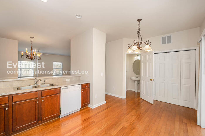 Building Photo - 322 Linden Park Ln