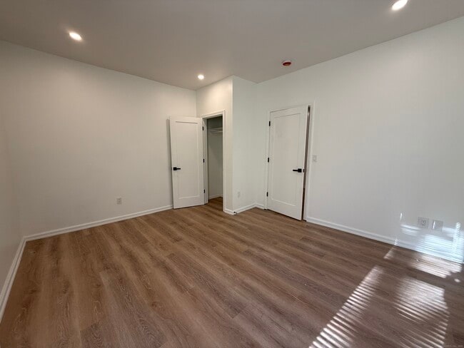 Building Photo - 45 Mahl Ave