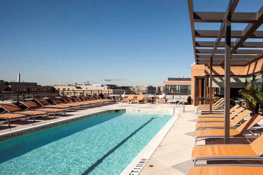 Building Photo - 415 L St NW