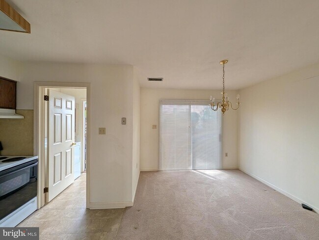 Building Photo - 105 Ridge Ave