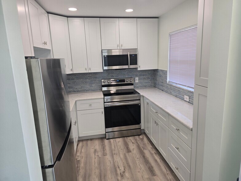 Building Photo - 10215 Regal Dr