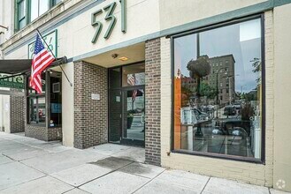 Building Photo - 531 Main St