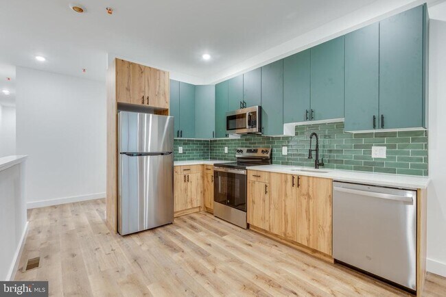 Building Photo - 2360 N 6th St