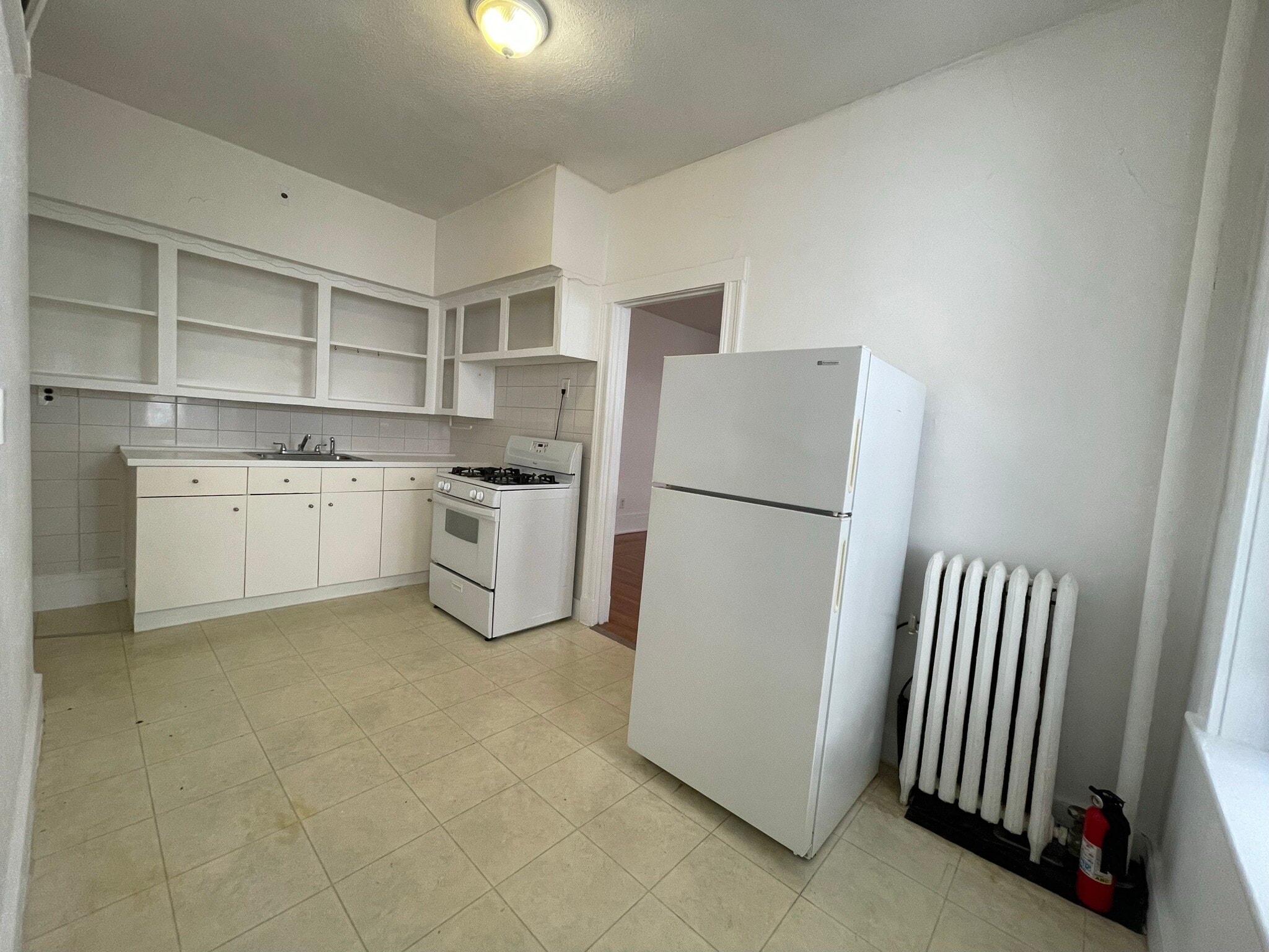 Kitchen - 1870 Commonwealth Ave