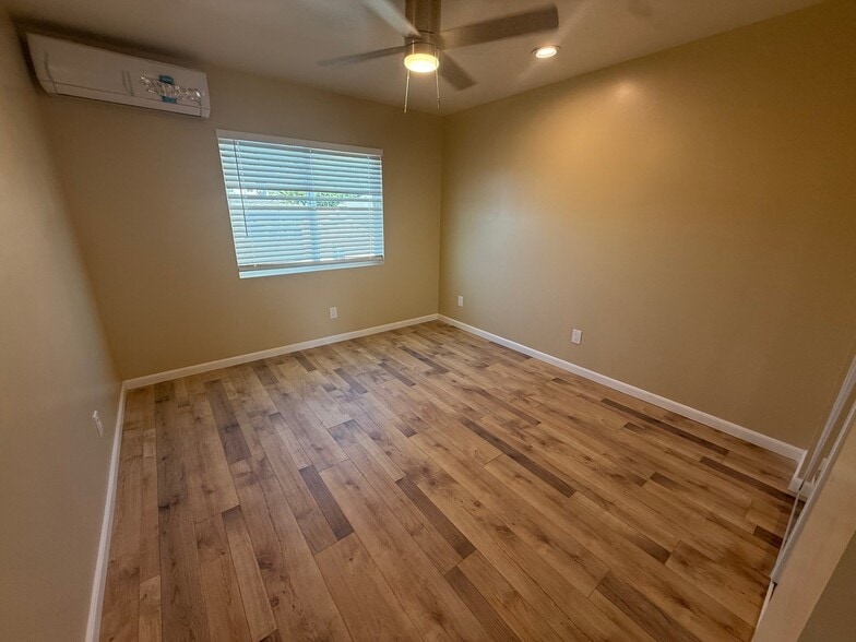 Building Photo - 4860 Palm Ave