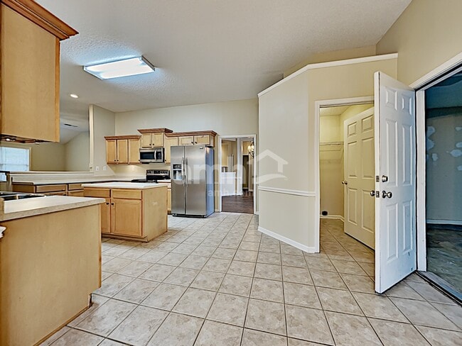 Building Photo - 9289 Oakengate Cv