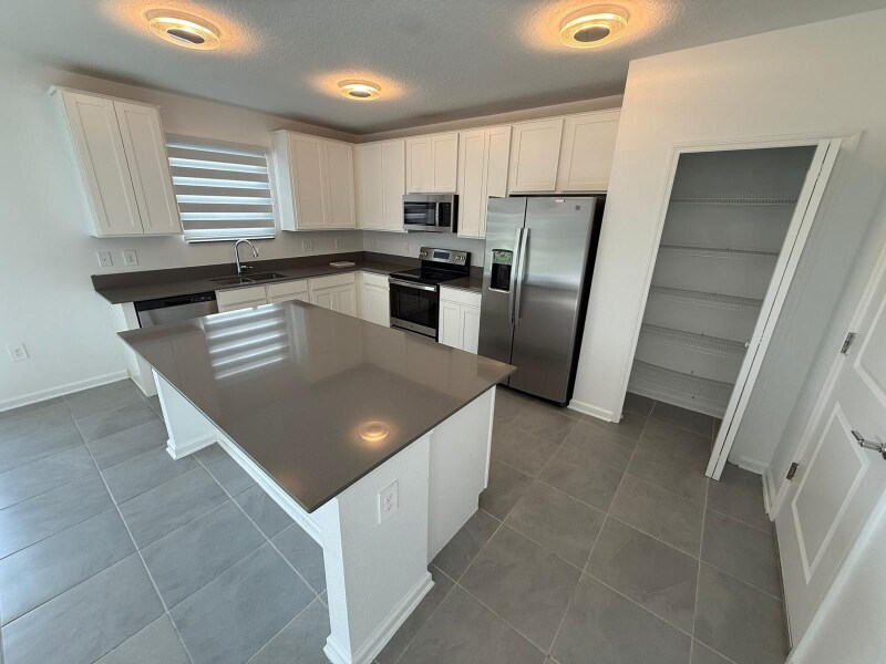 Building Photo - 1002 John Jacob Rd