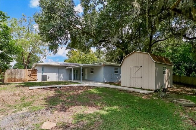 Building Photo - 7303 Willow Park Dr