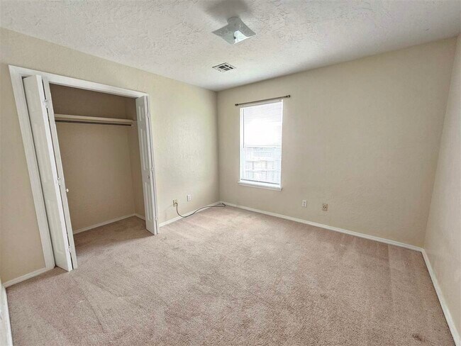 Building Photo - 404 SW 80th St