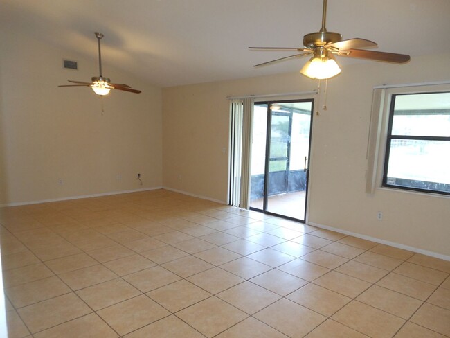 Building Photo - 3 BEDROOM, 2 BATH CANAL FRONT HOME CONVENI...