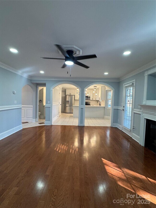 Building Photo - 4533 Cades Cove Dr