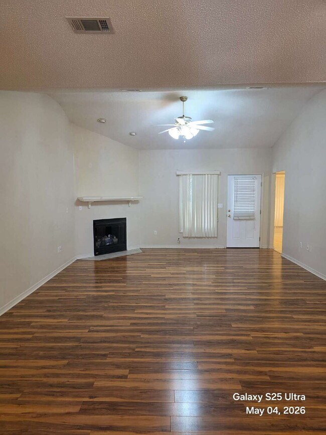 Building Photo - 4608 Scarlet Dr E