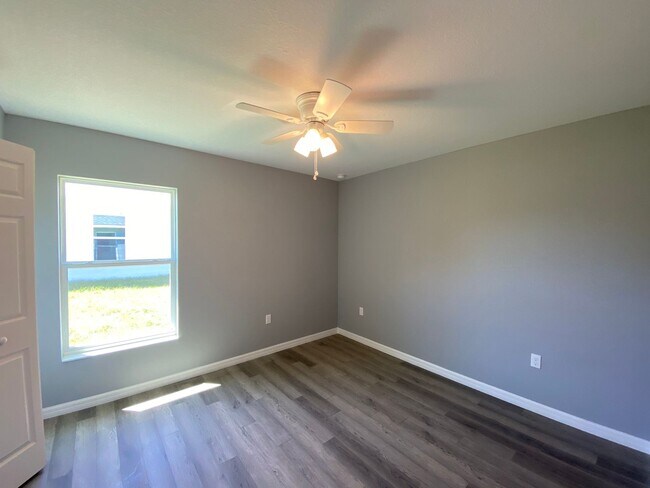Building Photo - Desirable SW Ocala Neighborhood 3/2/2 *WON...