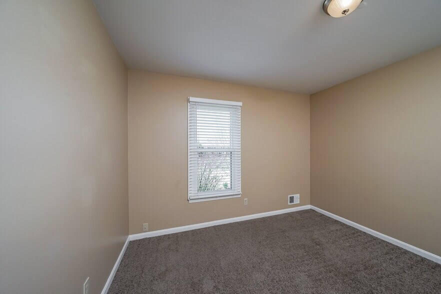 Building Photo - 7017 Field View Ct