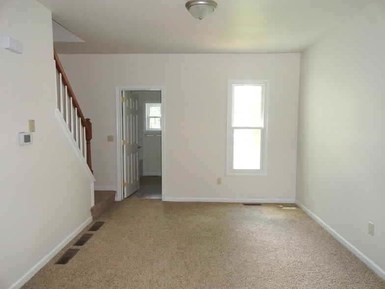 Building Photo - 77 E Main St