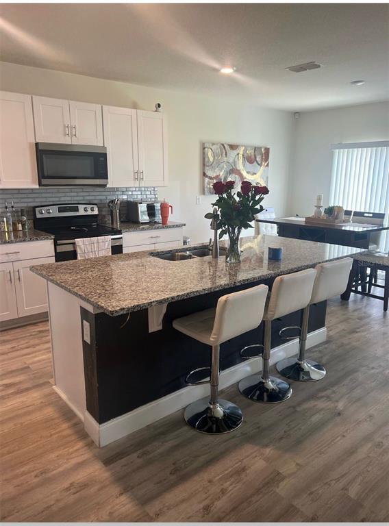 Building Photo - 3340 Perennial Ln