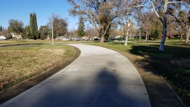 Building Photo - North Davis Condo-Available