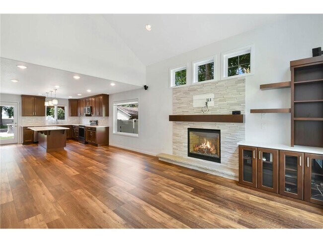 Building Photo - 154 Beaton Dr W