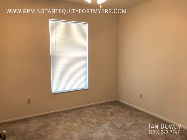 Building Photo - 5323 Summerlin Rd
