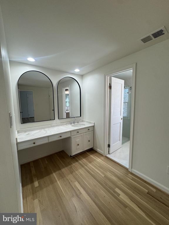 Building Photo - 19100 Annapolis Way