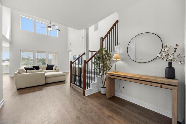 Building Photo - 116 Charro Ct