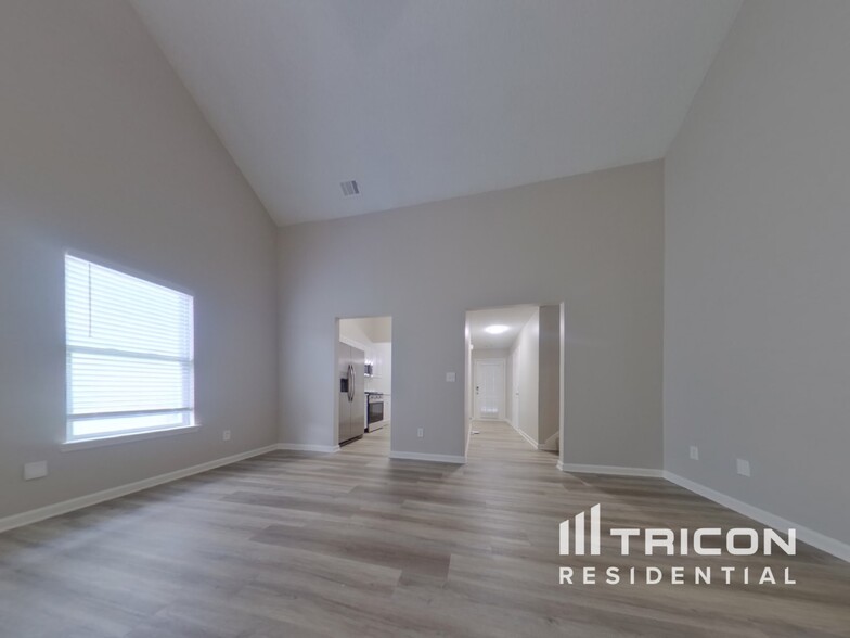 Building Photo - 3011 Summer Breeze Dr