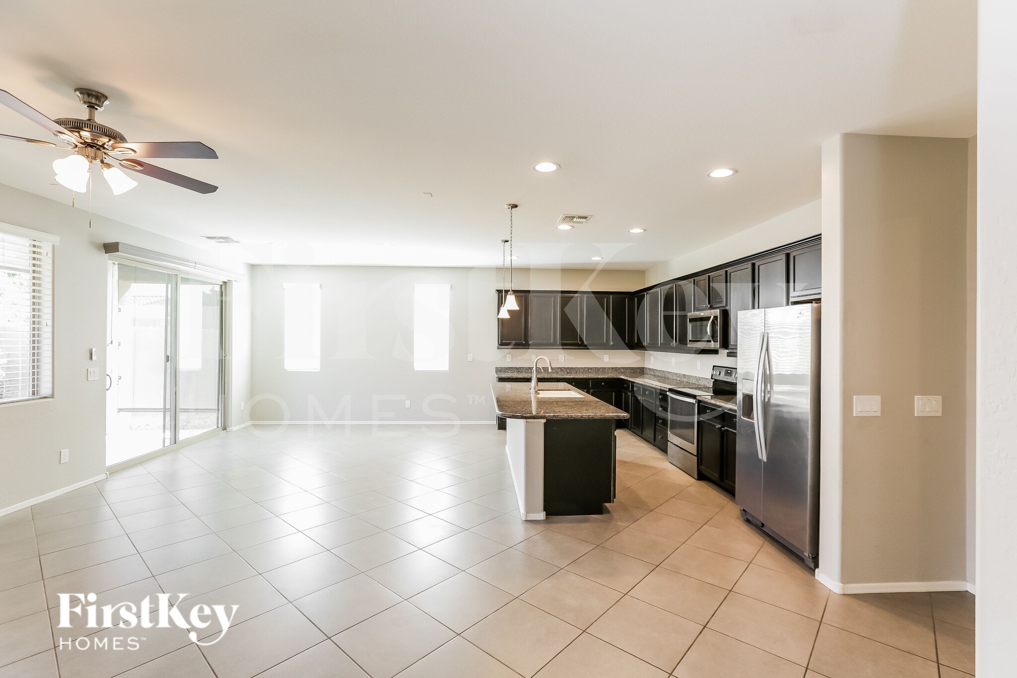 Building Photo - 22464 Via Del Oro