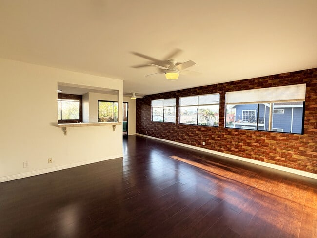 Building Photo - 7305 Milwood Ave