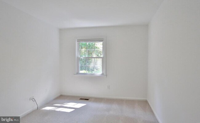 Building Photo - 2402 Windbreak Dr