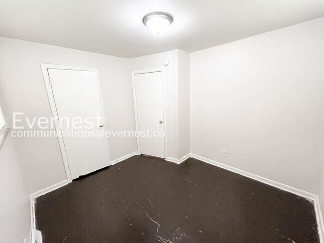 Building Photo - 2 Bed, 1 Bath Home in Saint Louis / Pet-Friendly / Vouchers Accepted / Available Now!