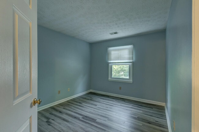 Building Photo - 3789 White Pine Dr