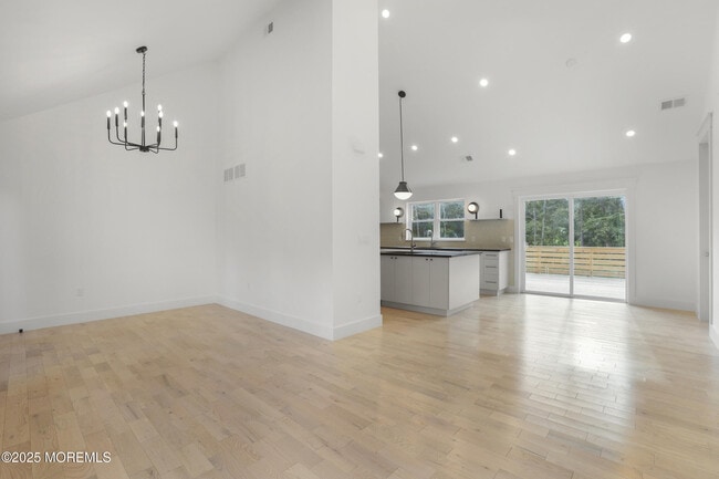 Building Photo - 1405 Ridge Ave