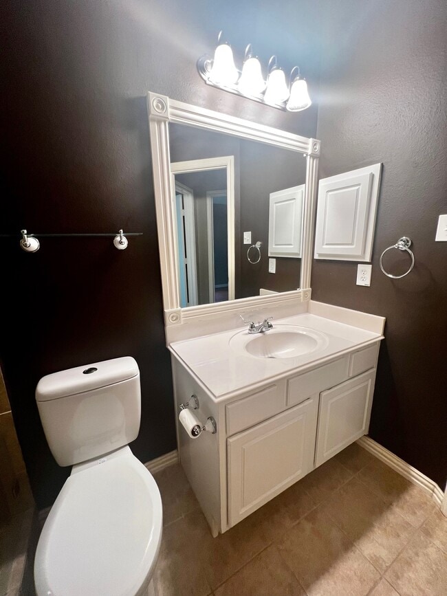 Building Photo - 23907 Hackberry Creek Dr
