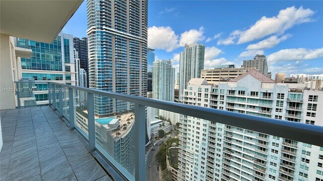 Building Photo - 1155 Brickell Bay Dr