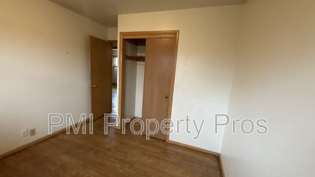 Building Photo - 8520 W Arden Pl