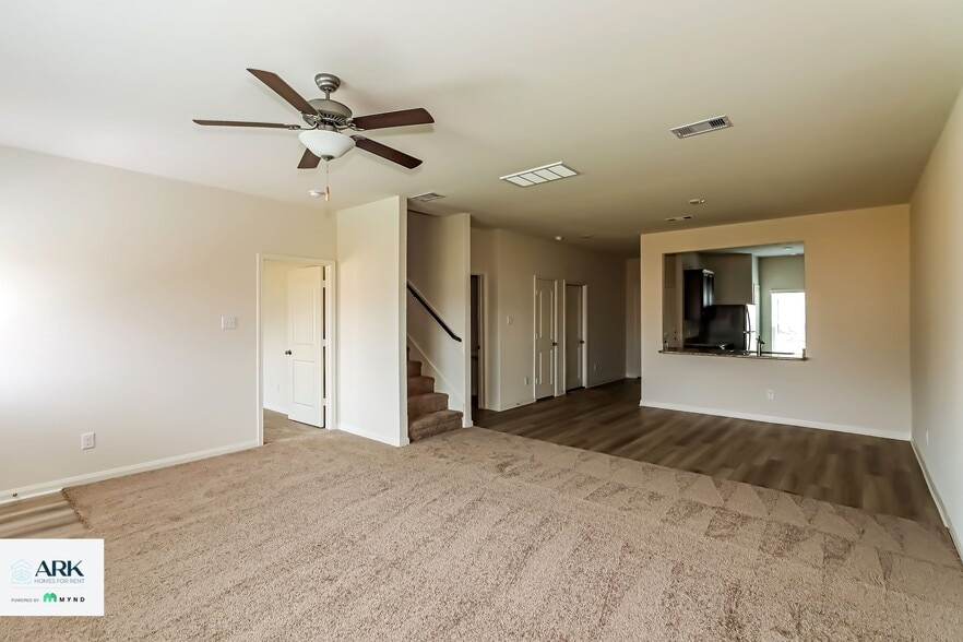 Building Photo - 26820 Steinbeck Dr