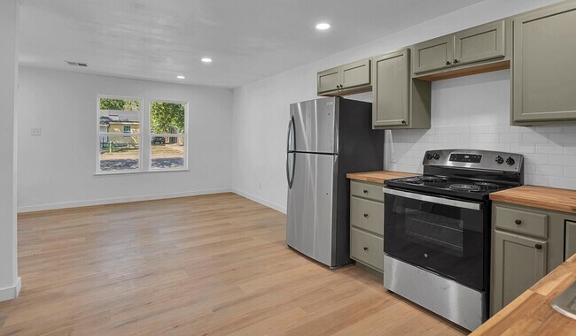 Building Photo - 3904 Speight Ave