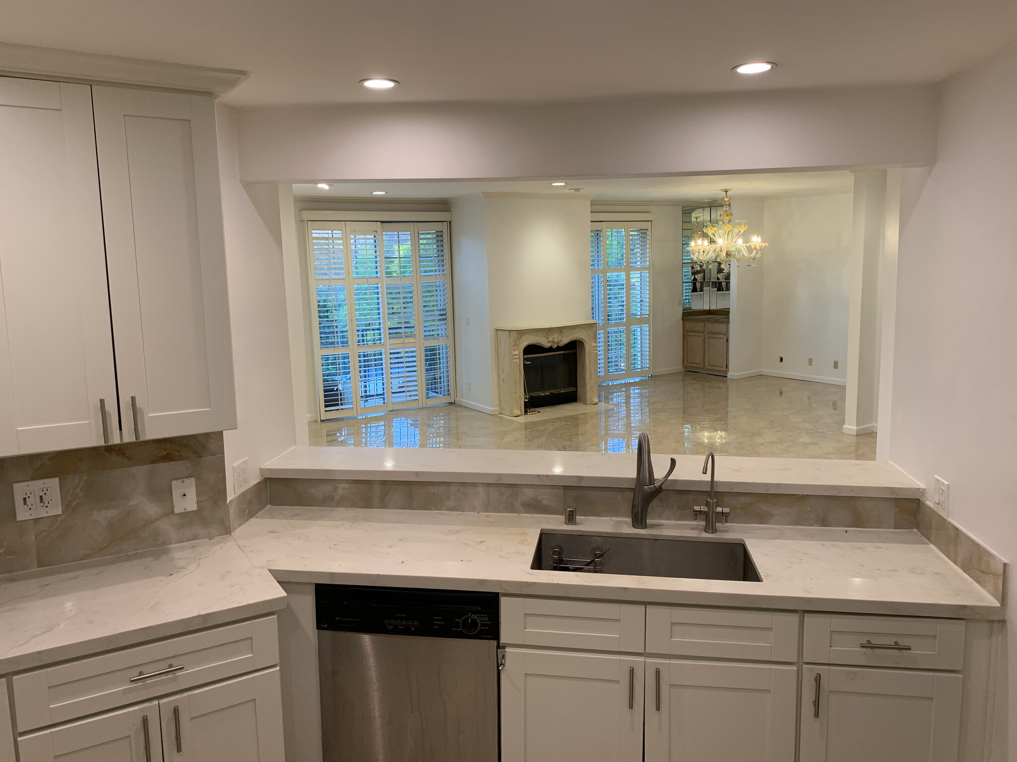 Building Photo - 458 N Oakhurst Dr