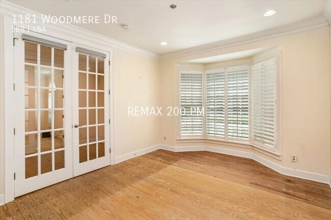 Building Photo - 1181 Woodmere Dr