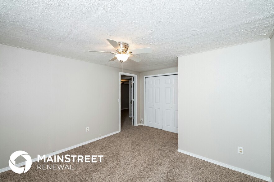 Building Photo - 4766 S Zeno St