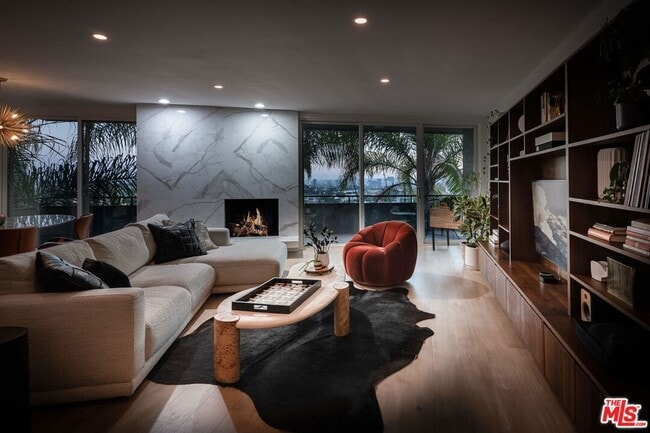 Building Photo - 8401 Fountain Ave