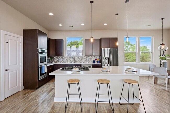 Building Photo - 4525 Beacon Hill Dr