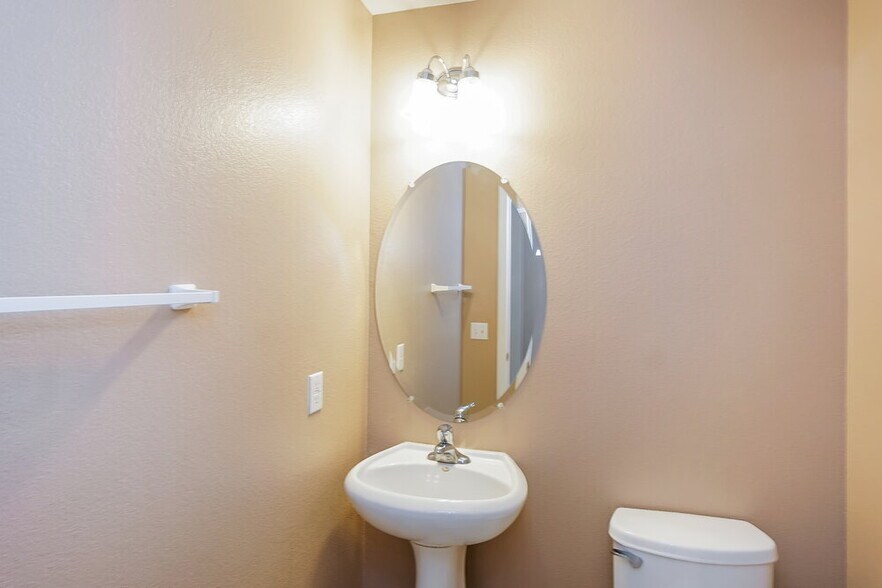 Building Photo - 2808 River Ranch Pl