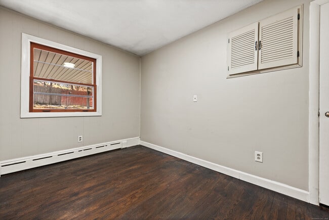 Building Photo - 30 Doran St