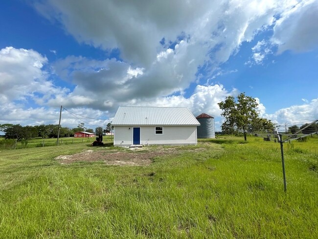 Building Photo - 11490 NE 30th St