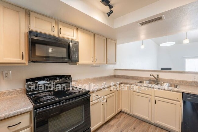 Building Photo - 3401 N 37th St
