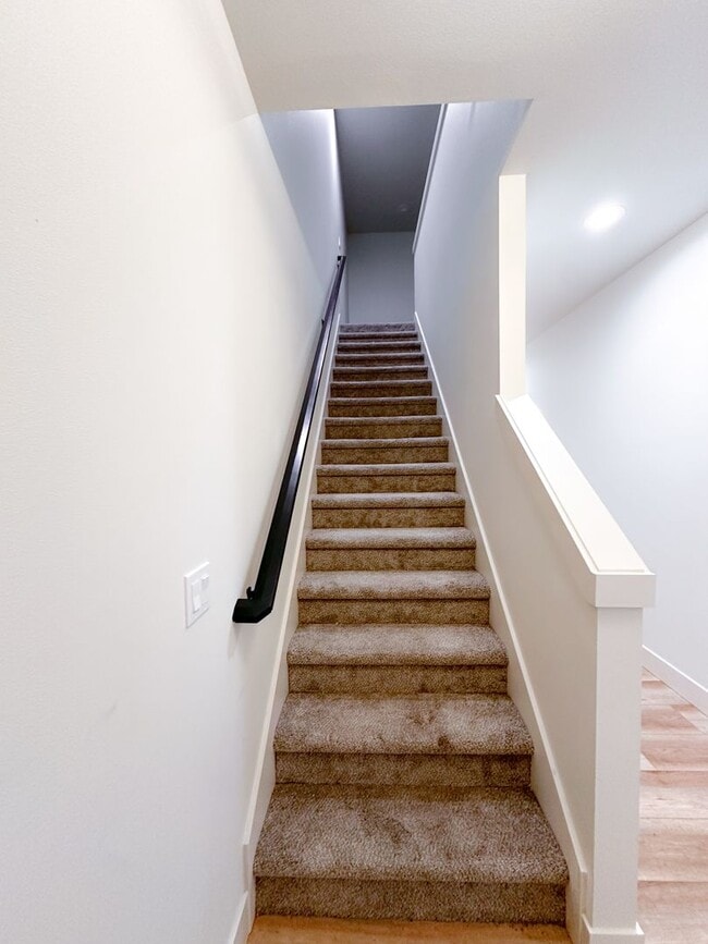 Building Photo - Newly Built Luxury Duplex in Keizer